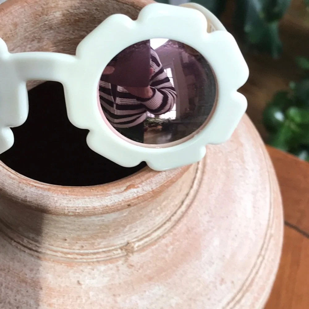 Cocosand Baby Sunglasses. Polarized Retro Flower Frame with Adjustable Strap